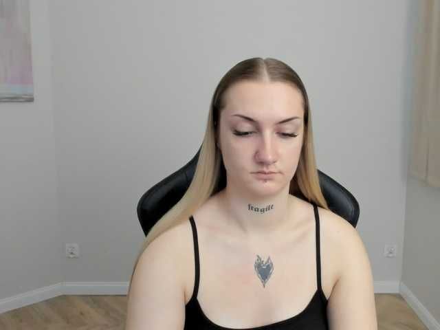 AlexaKisses