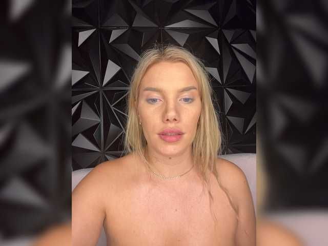 LYALYAtop