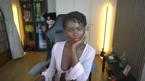 Carola (independent model