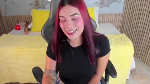 nicolee19_