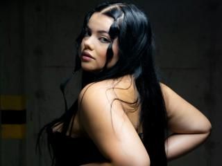 LaraJames